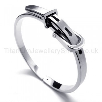 Stylish Polished Titanium Bracelet 17008