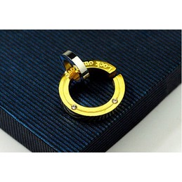 LOOK OUR LOVE Circle Titanium Pendant - Free Chain