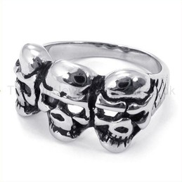 Classical Skulls Titanium Ring 19239