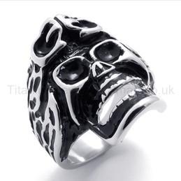 Skulls Titanium Ring 20208