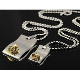 Crown titanium couples pendants